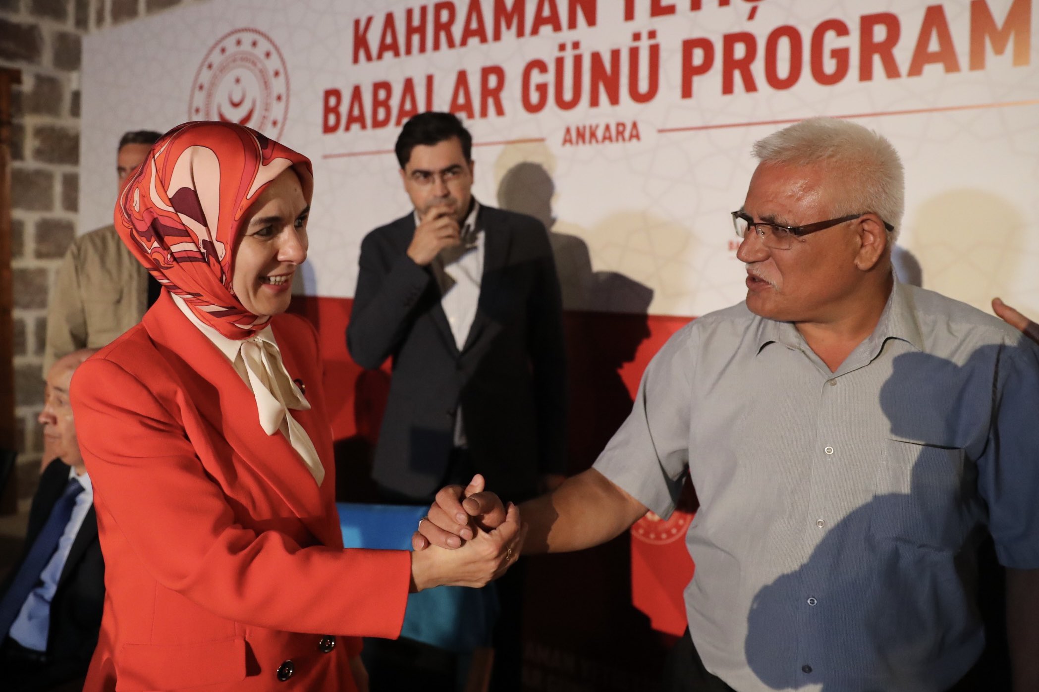 Göktaş, aziz şehitlerimizin kıymetli babaları ve kahraman gazilerimizle bir araya geldi.