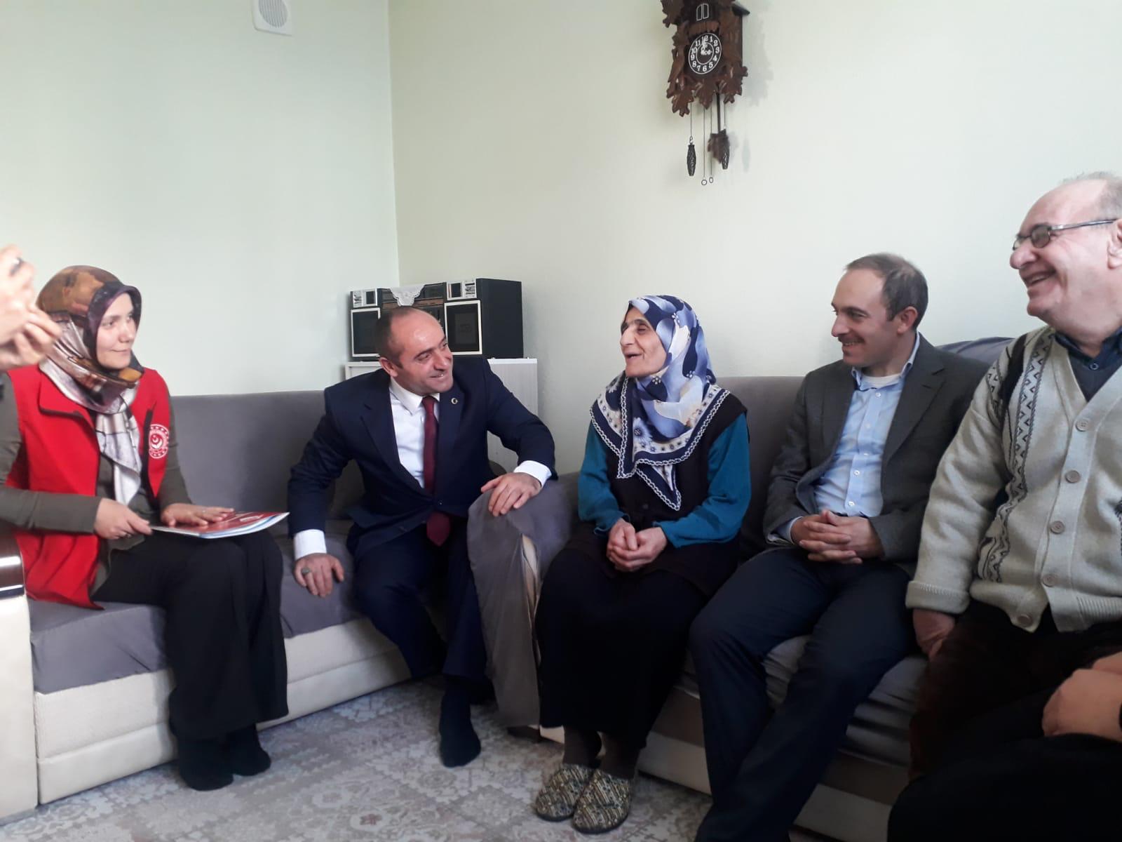 Sayın Valimiz Cüneyt EPCİM ile birlikte Evde Bakım Hizmetinden Faydalanan Ailelerimizi Ziyaret Ettik.