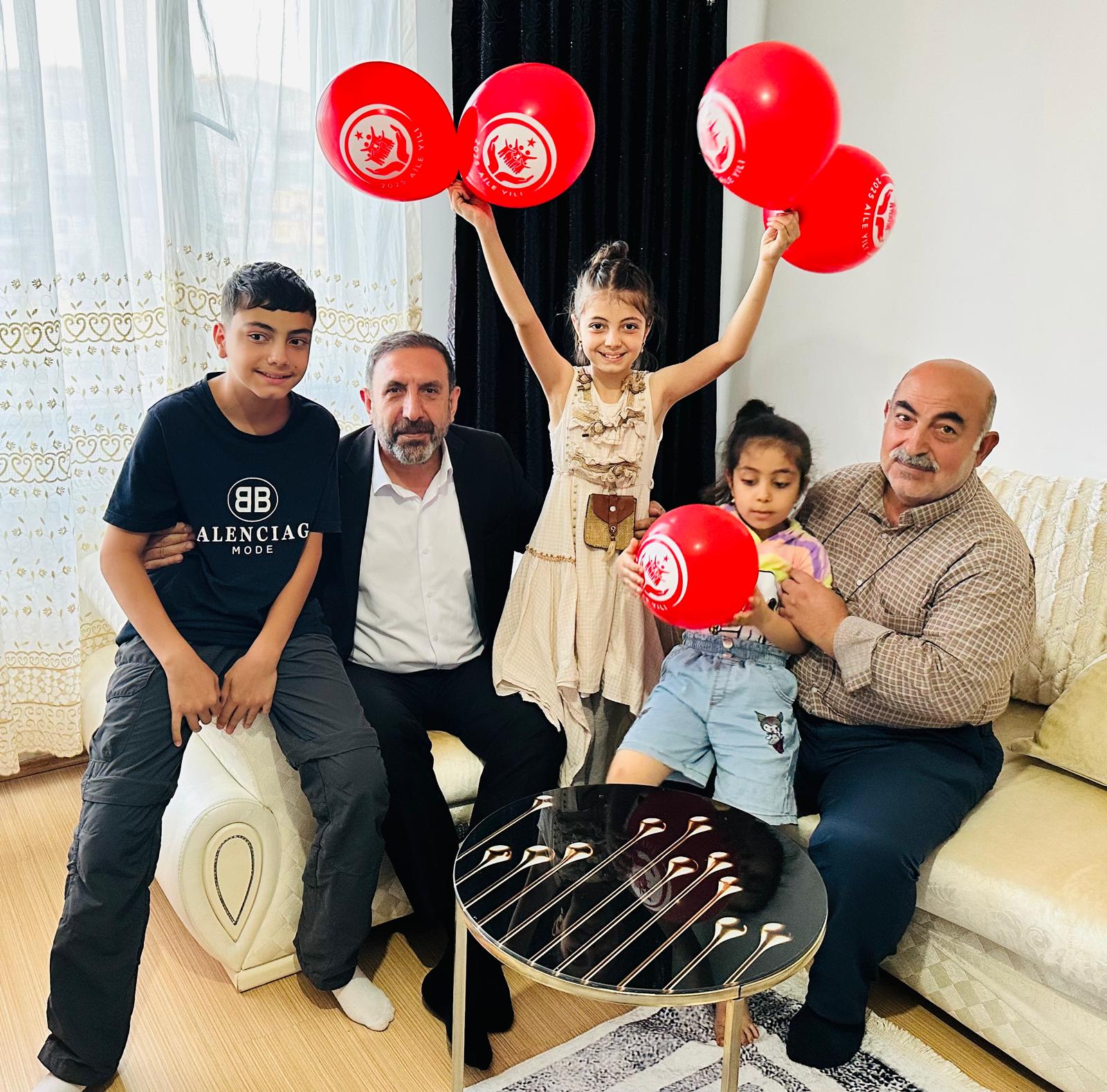 İl Müdürümüz Sayın Aydın POLAT ve değerli eşi Hatice POLAT tarafından koruyucu ailelerimiz ziyaret edildi.