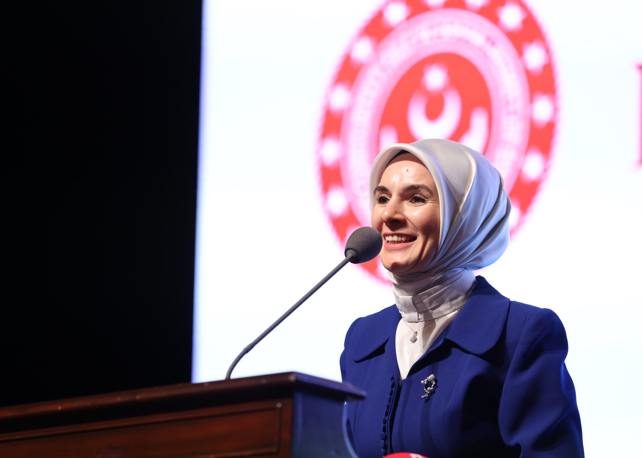 Sosyal yardım programlarının aylık ödemeleri artırıldı