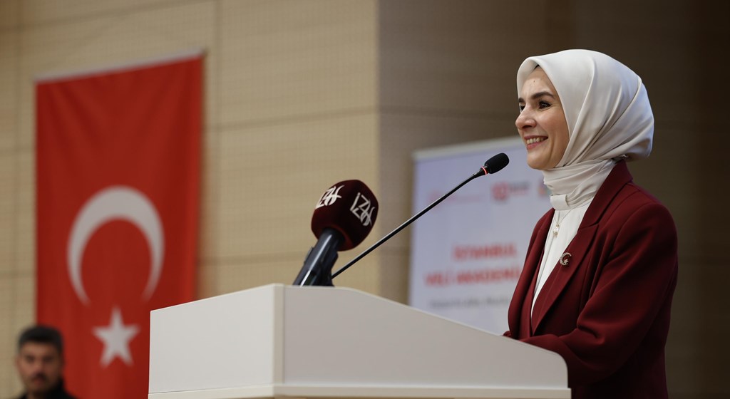 Aile ve Sosyal Hizmetler Bakanımız Göktaş, Ebeveynlik Zirvesi'nde konuştu