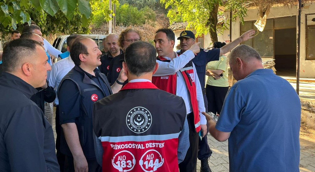 Bakanımız Göktaş: “Bilecik, İzmir ve Hatay’daki yangınlardan etkilenen hanelere 12 milyon 260 bin lira kaynak aktardık”