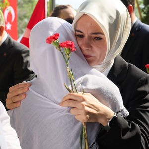 Aile ve Sosyal Hizmetler Bakanımız Göktaş, 15 Temmuz Şehitliği'ndeki anma törenine katıldı - fotoğraf 1