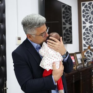 Bir çocuğumuz daha ailesine kavuştu - fotoğraf 1
