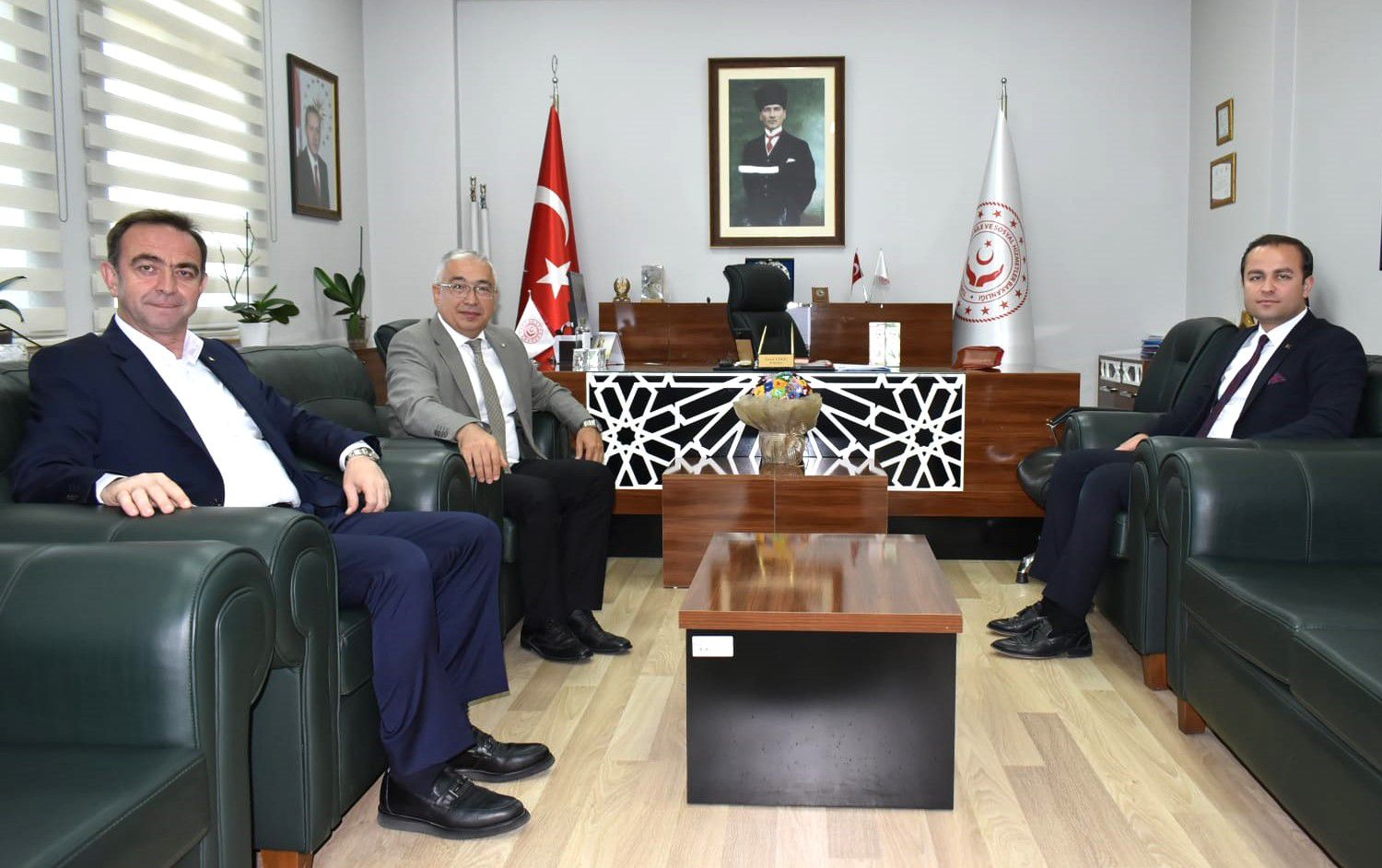 Keles Kaymakamı Muhammed Ali Yolal ve Keles Belediye Başkanı Ali Doğru, İl Müdürümüz Faruk Uysal’ı makamında ziyaret etti
