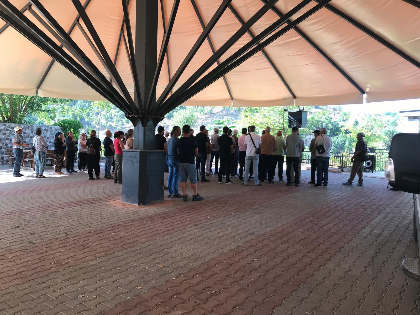 İl Müdürümüz Sayın Hüseyin Okan, Müdürlüğümüze bağlı TOKİ Huzurevi Yaşlı Bakım ve Rehabilitasyon Merkezi'nde kalan merhume Ördek Çekiç'in cenaze namazına katılarak ailesine ve yakınlarına taziyelerini iletti.