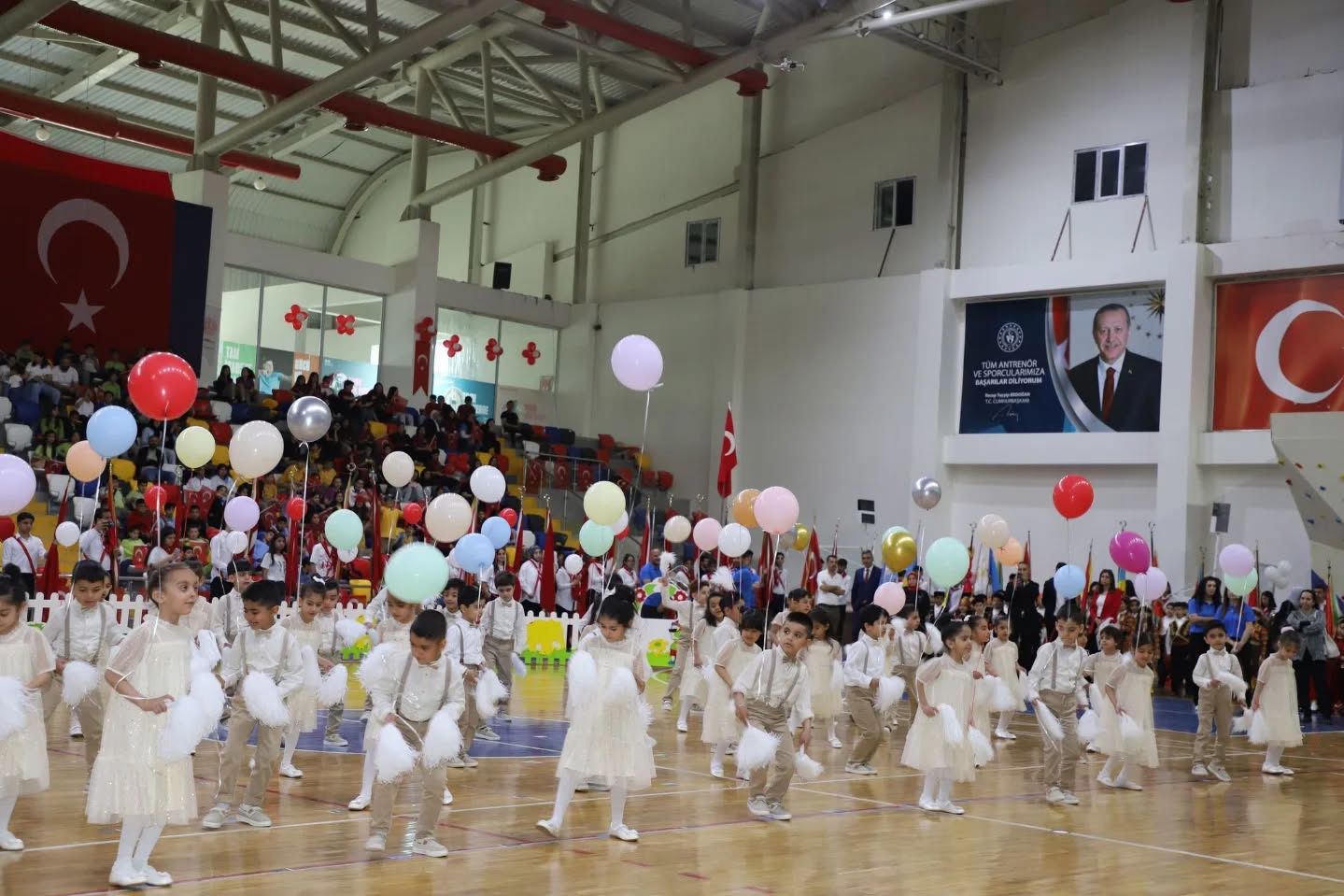 23 Nisan Ulusal Egemenlik ve Çocuk Bayramı Programına Katılım Sağladık - fotoğraf 13