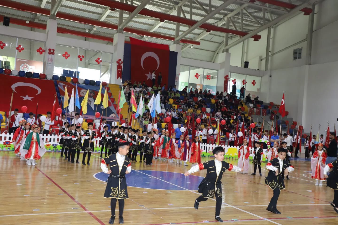 23 Nisan Ulusal Egemenlik ve Çocuk Bayramı Programına Katılım Sağladık - fotoğraf 12
