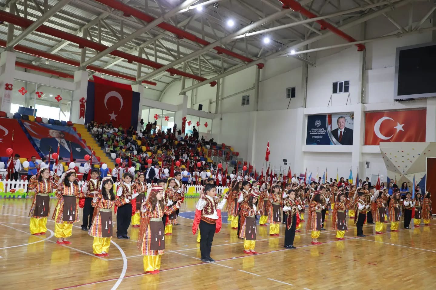 23 Nisan Ulusal Egemenlik ve Çocuk Bayramı Programına Katılım Sağladık - fotoğraf 11
