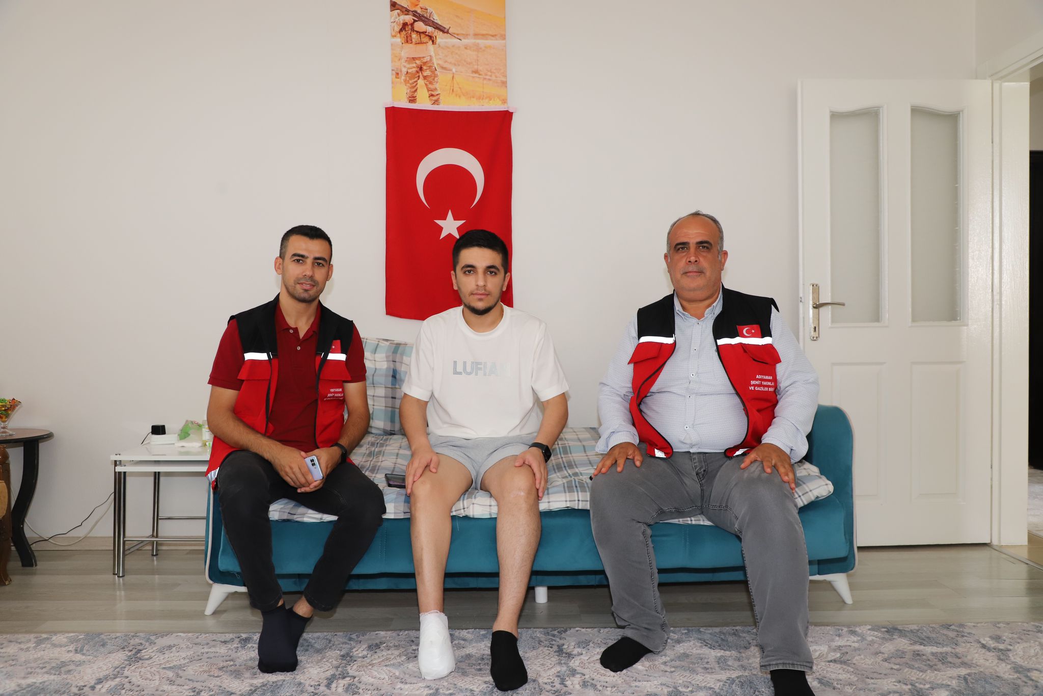 Kahraman Gazimiz Piyade Sözleşmeli Er Serkan Bereket’i Hanesinde Ziyaret Ettik