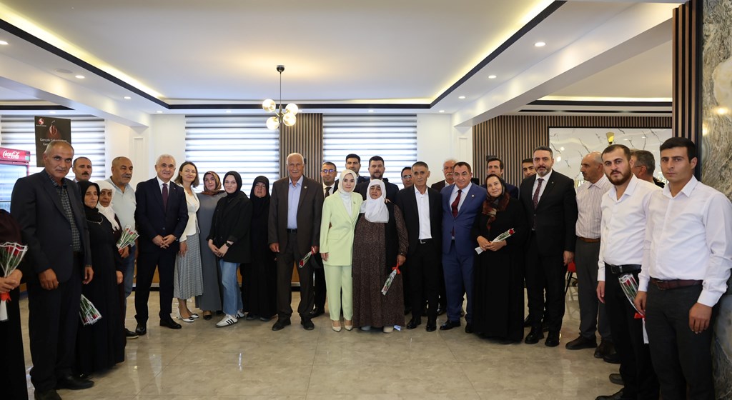 Bakanımız Göktaş, Şehit Ailelerine Terörsüz Türkiye’yi Anlattı