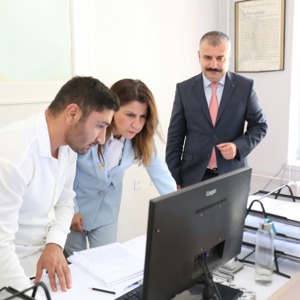 Genel Müdürümüz Sayın Süreyya ERKAN beraberindeki heyetle birlikte Eskişehir'de kadına yönelik şiddetle mücadele kapsamında yürütülen çalışmaları ve saha uygulamalarını değerlendirmek üzere il ziyareti gerçekleştirdi. - fotoğraf 2