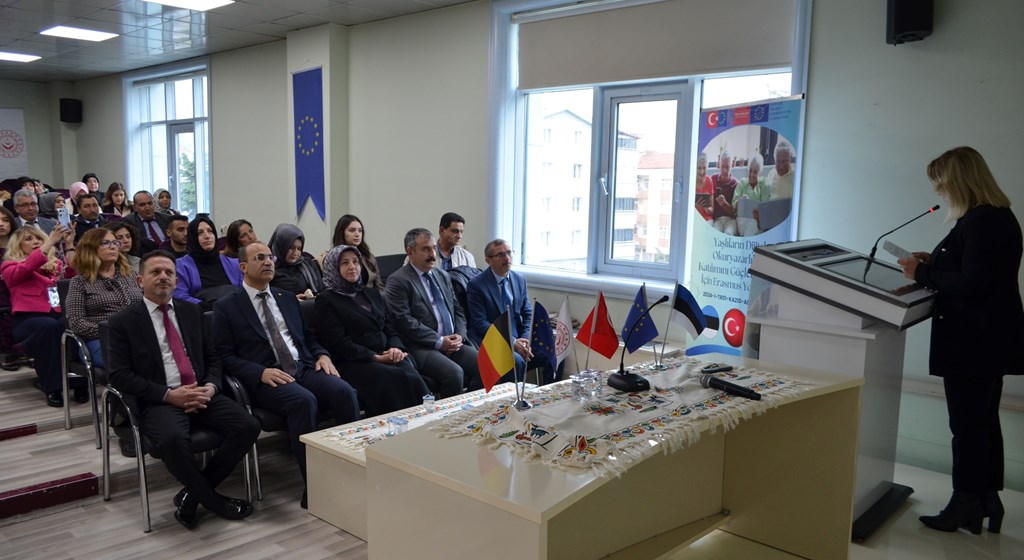 Yaşlılar İçin Dijital Dönüşüm Başladı!