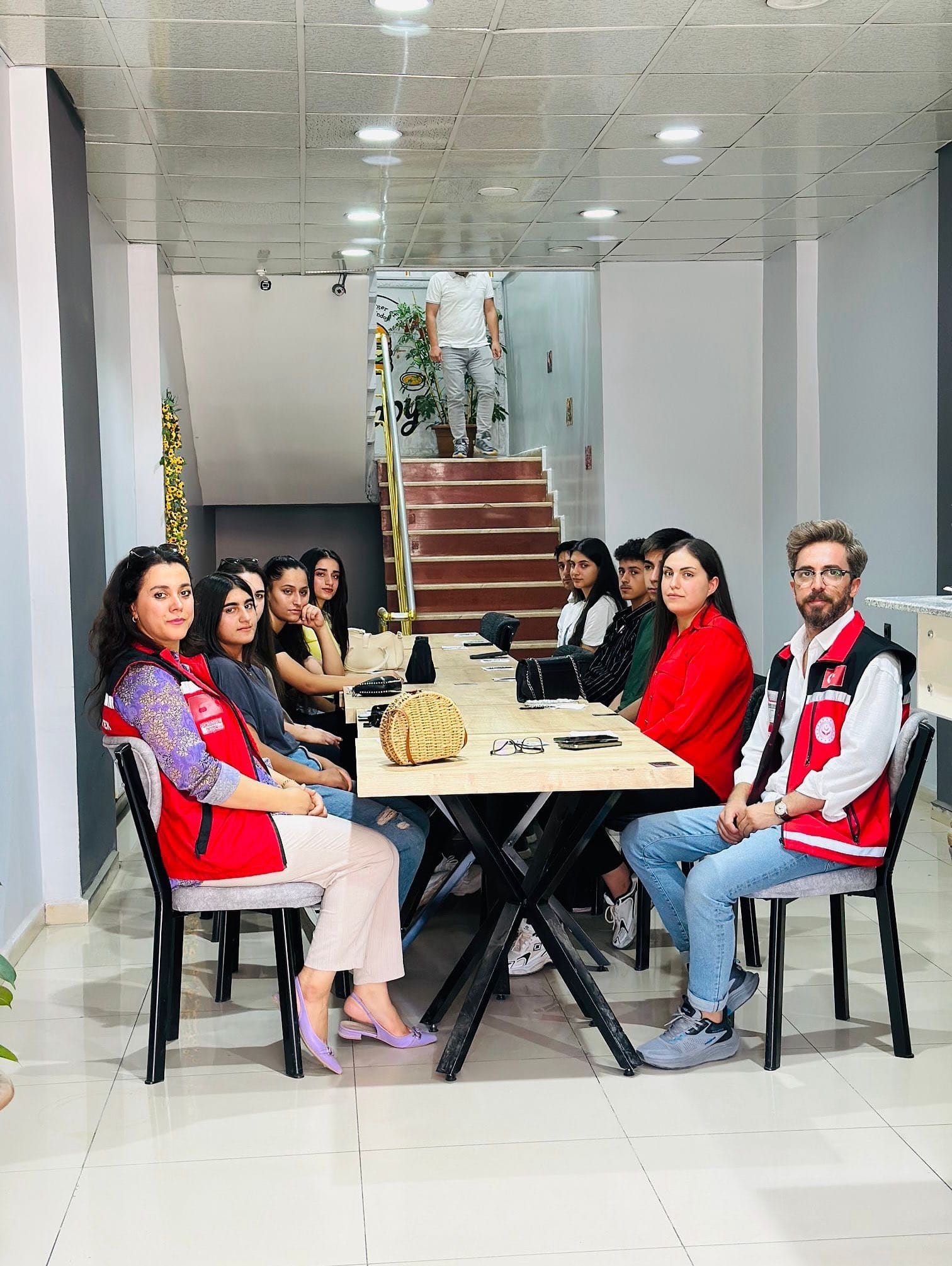 Yüksekova’da 12. Sınıf Öğrencilere Yemek Programı