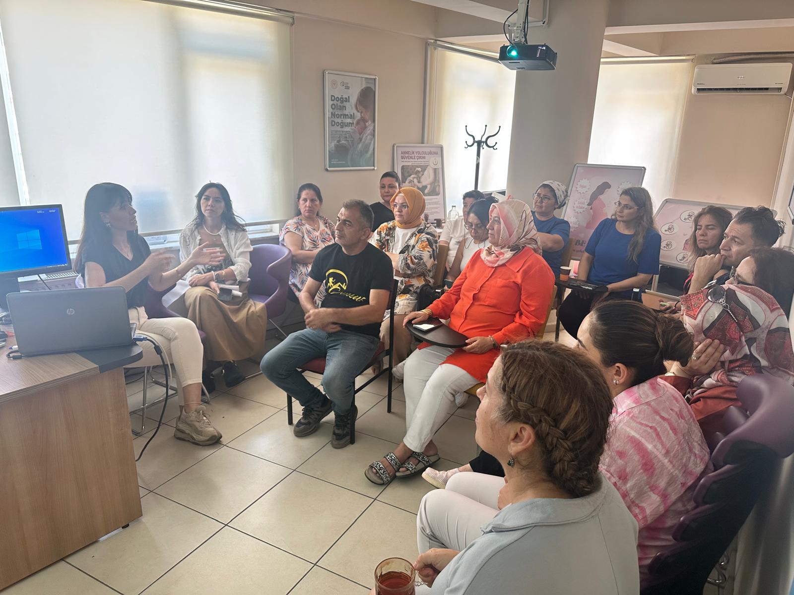 Merkezefendi İlçe Sağlık Personeline Koruyucu Aile Hizmeti Tanıtıldı