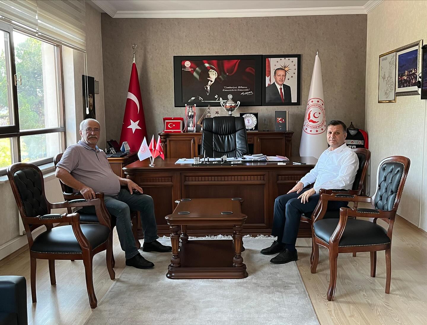  Eskipazar OSB Müdürü Sayın Emin Demir, İl Müdürümüz'e Veda Ziyaretinde Bulundu