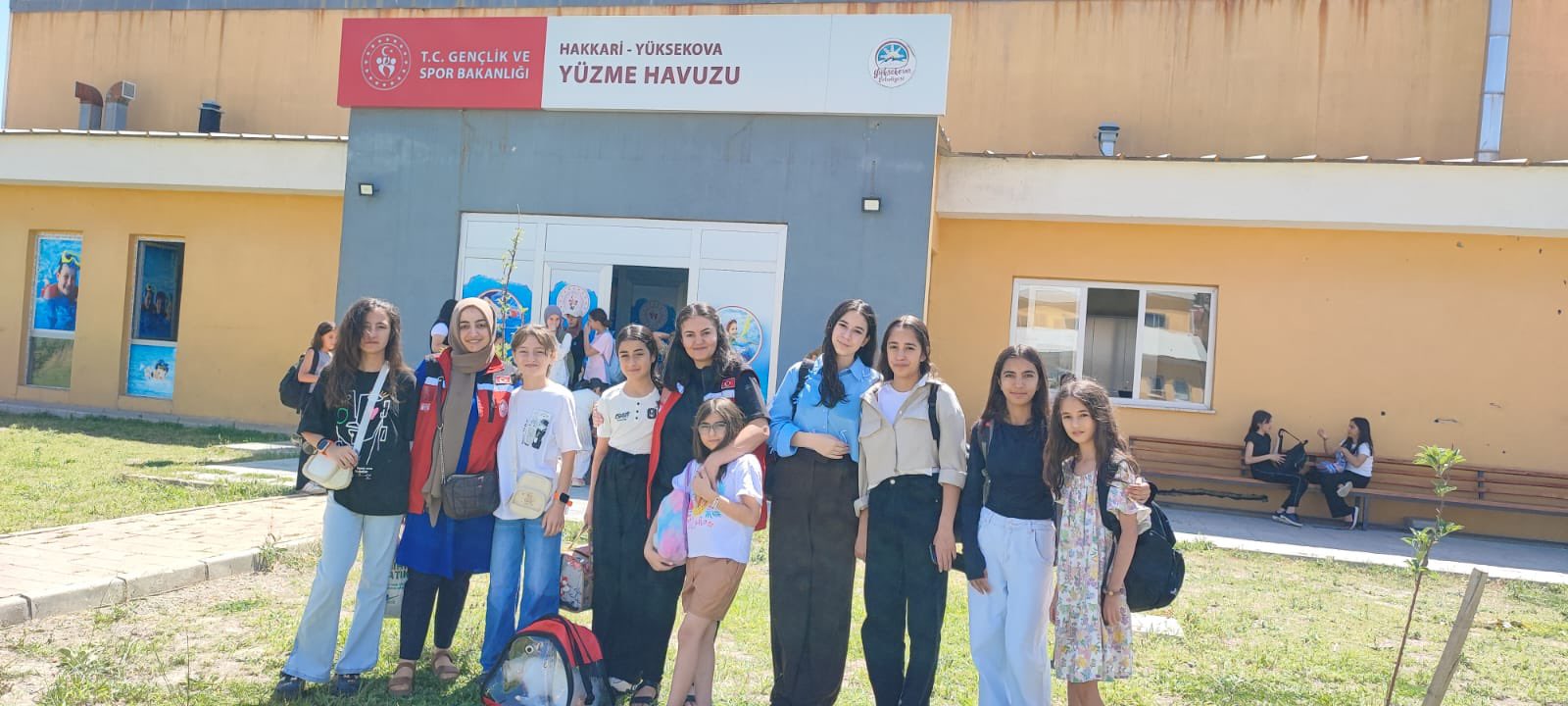 Yüksekova’da Öğrencilere Yüzme Etkinliği