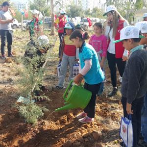 Yeşil Bir Türkiye için Fidanlar Toprakla Buluştu - fotoğraf 13