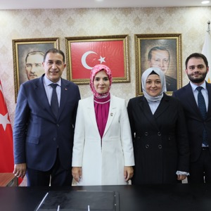 Bakanımız Göktaş, Manisa'da "Türkiye Yüzyılı Buluşmaları" programında konuştu - fotoğraf 24