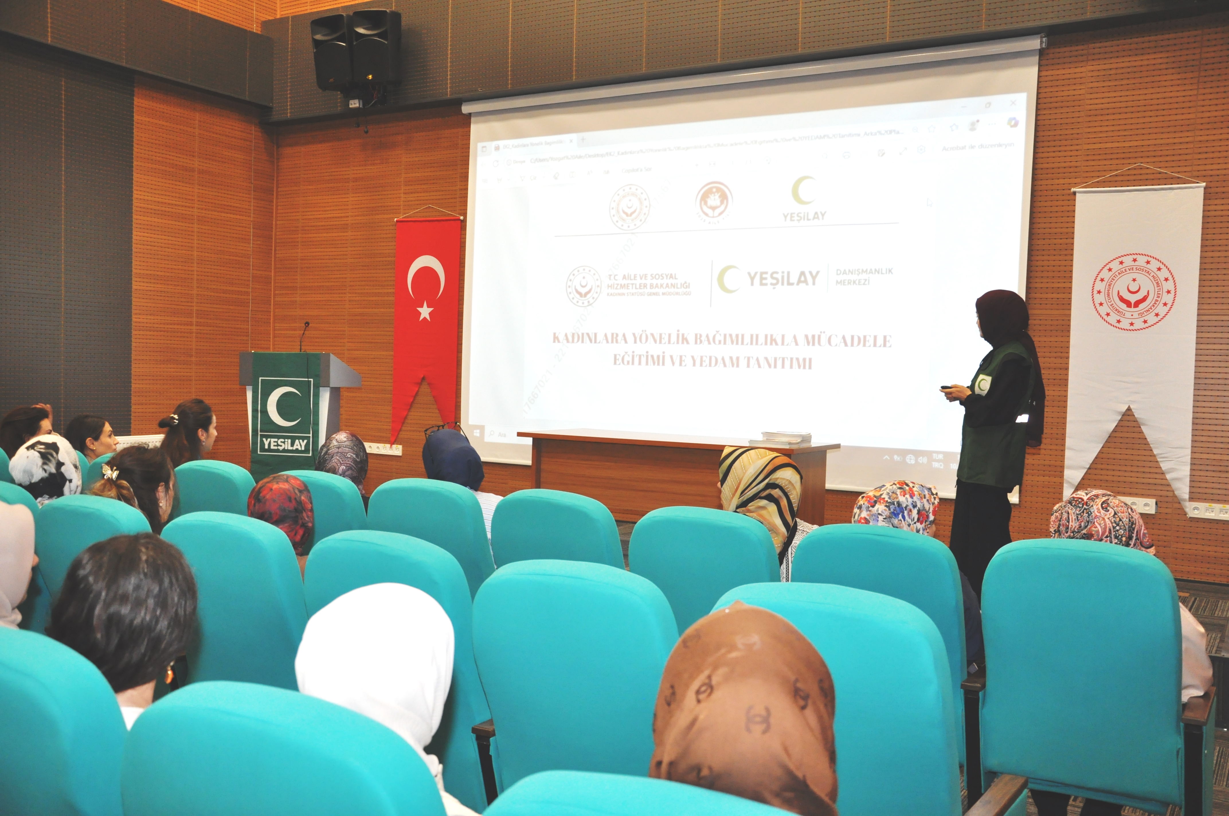 İl Müdürlüğümüz konferans salonunda, Yeşilay Danışmanlık Merkezi (YEDAM) Sosyal Hizmet Uzmanı tarafından “Kadınlara Yönelik Bağımlılıkla Mücadele Eğitimi” gerçekleştirildi.