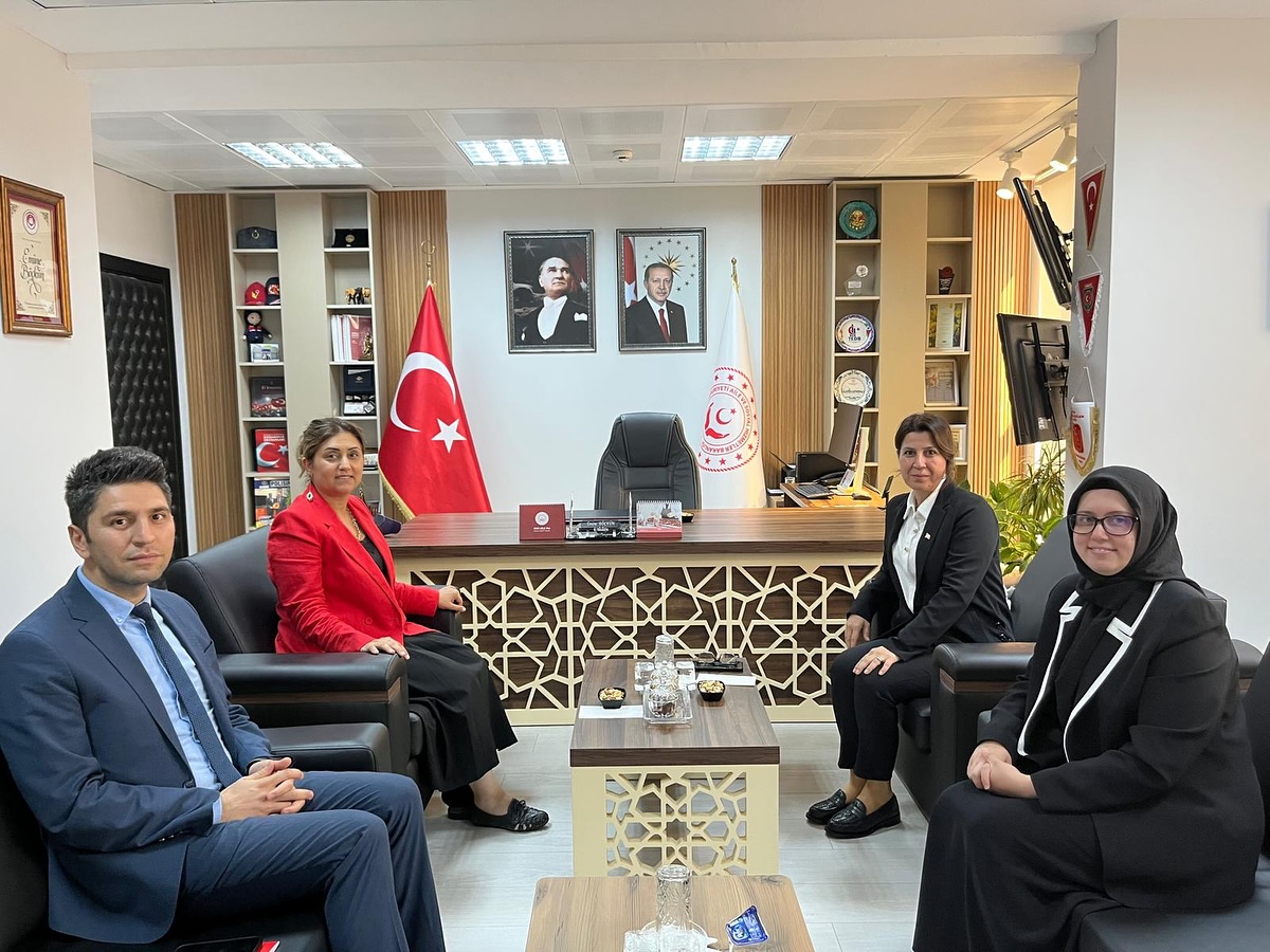  Kadın Statüsü Genel Müdürümüz Sayın Süreyya ERKAN, İl Müdürümüz Sayın Emine BÖÇKÜN’ü Makamında Ziyaret Etti.