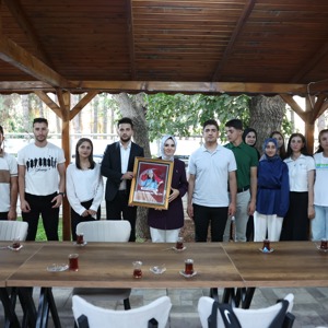 Bakanımız Göktaş, şehit öğretmen Şenay Aybüke Yalçın'ın öğrencileriyle bir araya geldi - fotoğraf 1