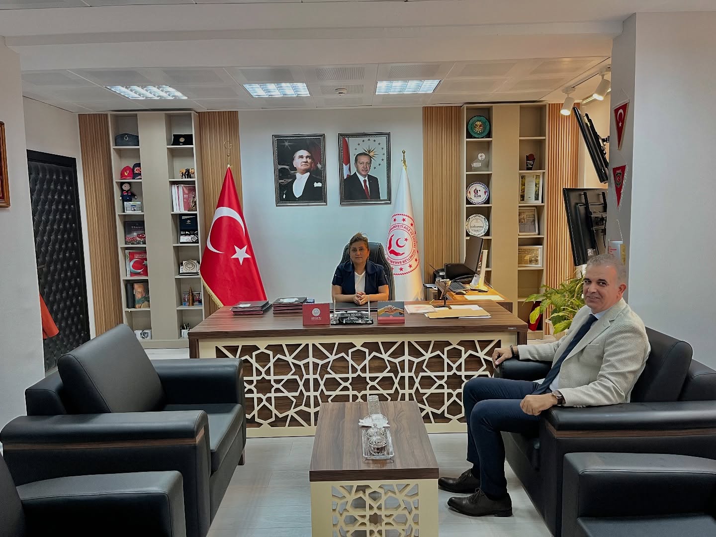 İl Müdürümüz Sayın Emine BÖÇKÜN, TED Koleji Kurucu Müdürü Gökhan TANKAŞ’ı Makamında Ağırladı.