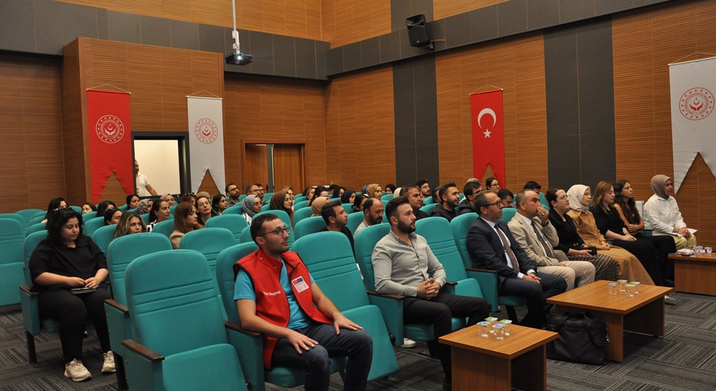 Çocuk Hizmetleri Genel Müdürlüğü ile Eğitim ve Yayın Dairesi Başkanlığımız koordinasyonunda  81 ilde yürütülen 'Yerinde Eğitim ve Rehberlik Programı'