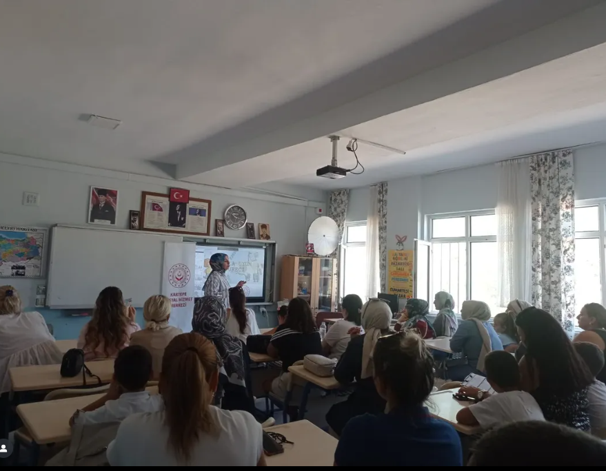 Kartepe SHM’den Sarımeşe İlkokulu Velilerine Okula Uyum Süreci Eğitimi