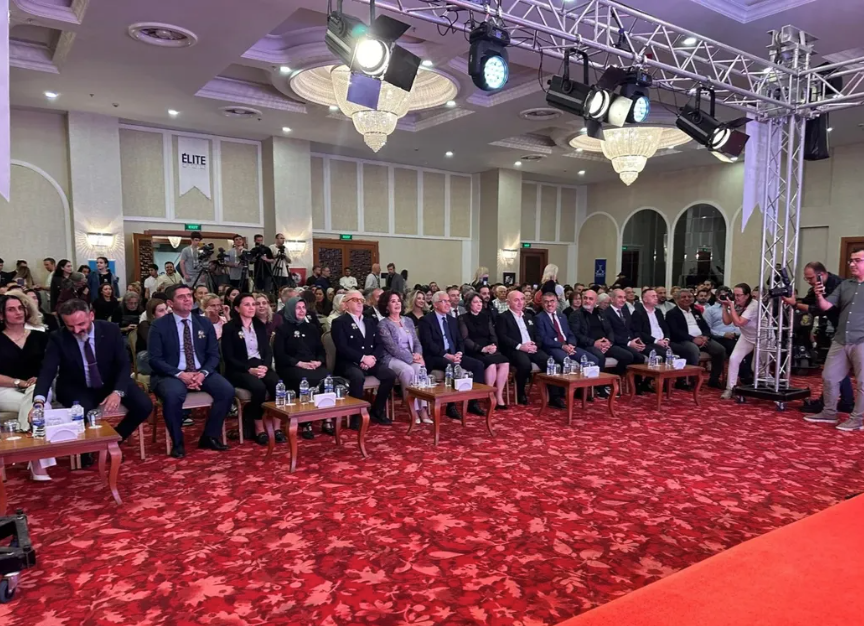 4. Uluslararası Darıca Kısa Film Yarışması Gala Gecesinde 'Aile Yılı Özel Ödülü' Takdim Edildi