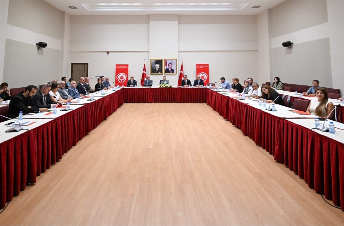 II. Ulusal Otizm İl Eylem Planı Kapsamında Kocaeli Toplantısı Valimiz İlhami Aktaş Başkanlığında Gerçekleşti