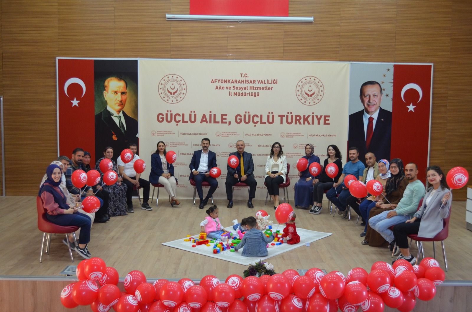 5 Yavrumuzu Koruyucu Ailelerine Kavuşturduk