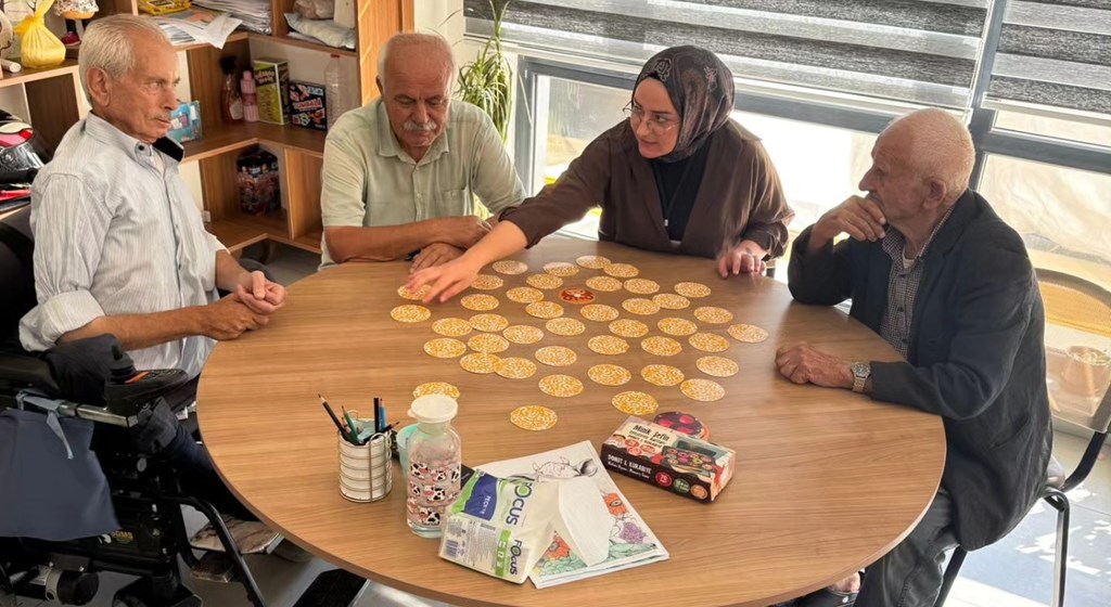Hatice ve Hakkı Polat Huzurevi’nde Zihinsel Egzersizlerle Dolu Keyifli Etkinlik