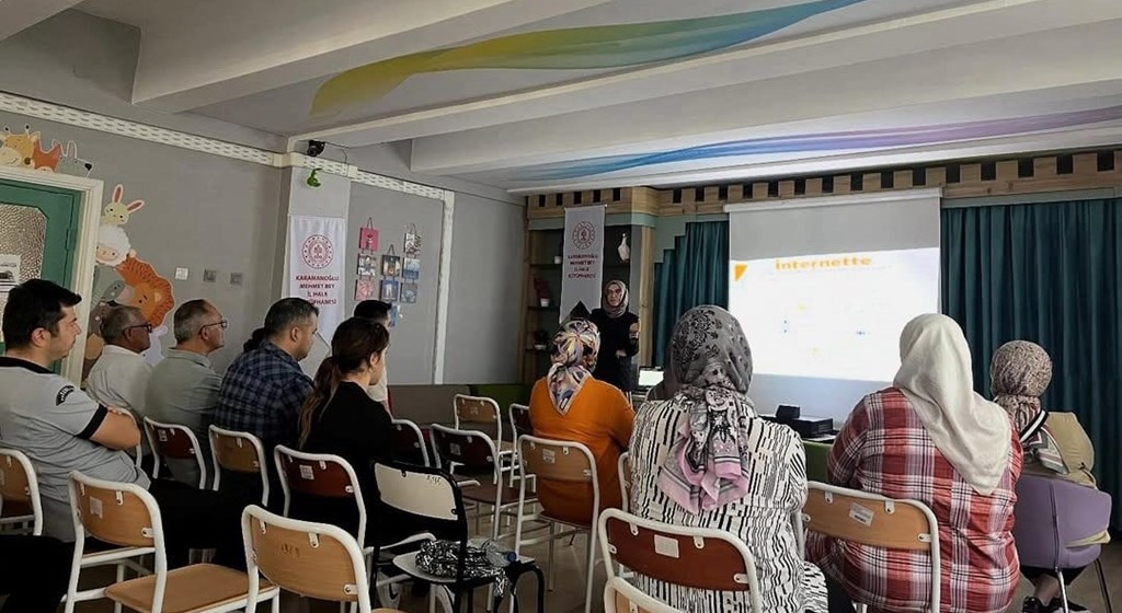 Sosyal Hizmet Merkezi Müdürlüğü’nden “Medya Okuryazarlığı” Eğitimi