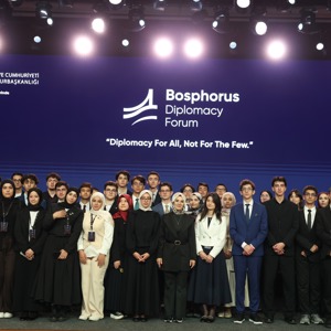 Bakanımız Göktaş, "Bosphorus Diplomasi Forumu'nda" gençlerle bir araya geldi - fotoğraf 1
