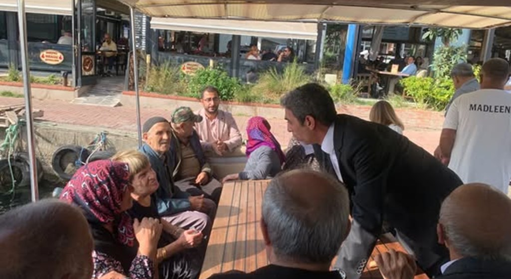 Huzurevi Sakinlerinden Keyifli Tekne Turu