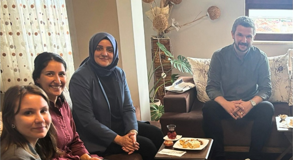 Hanımefendi Güllühan Yıldırım’ın Öncülüğünde Koruyucu Ailelerimiz Ziyaret Edildi