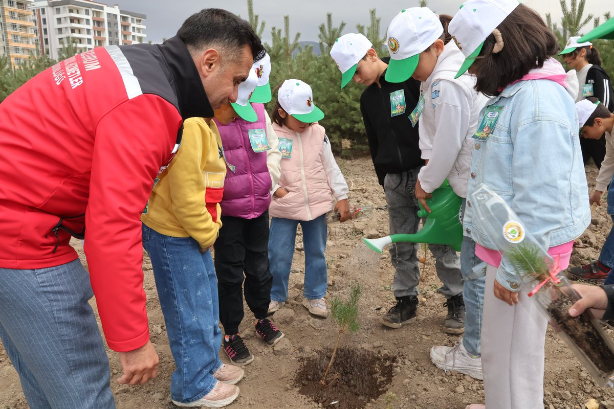 Minik Orman Muhafızları Projesi Kapsamında Fidan Dikimi Etkinliği