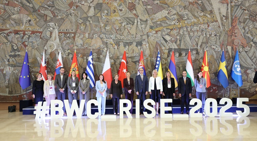 Bakanımız Göktaş, Sırbistan'da Kadın Konferansı kapsamında düzenlenen panelde konuştu