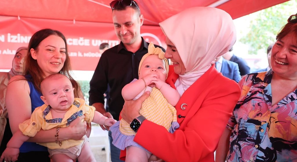 Eylül ayı doğum yardımı ödemeleri annelerin hesaplarına yatırıldı