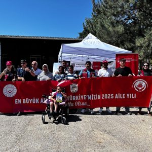 Aile Yılı faaliyetleri kapsamında, 5. Piyade Eğitim Tugayı General Şükrü Kanatlı Kışlası’nda düzenlenen törende farkındalık standı açıldı. - fotoğraf 1