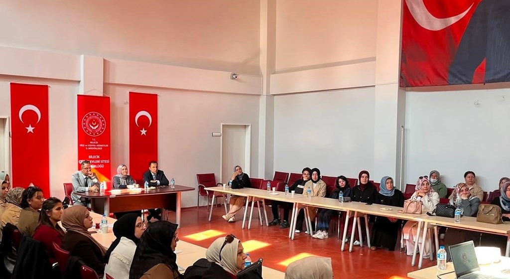 Yerinde Personel Eğitimleri ve Rehberlik Çalışmaları Kapsamında İlimizdeki Çocuk Kuruluşlarında Görev Yapan Bakım Elemanlarına Eğitim Verildi