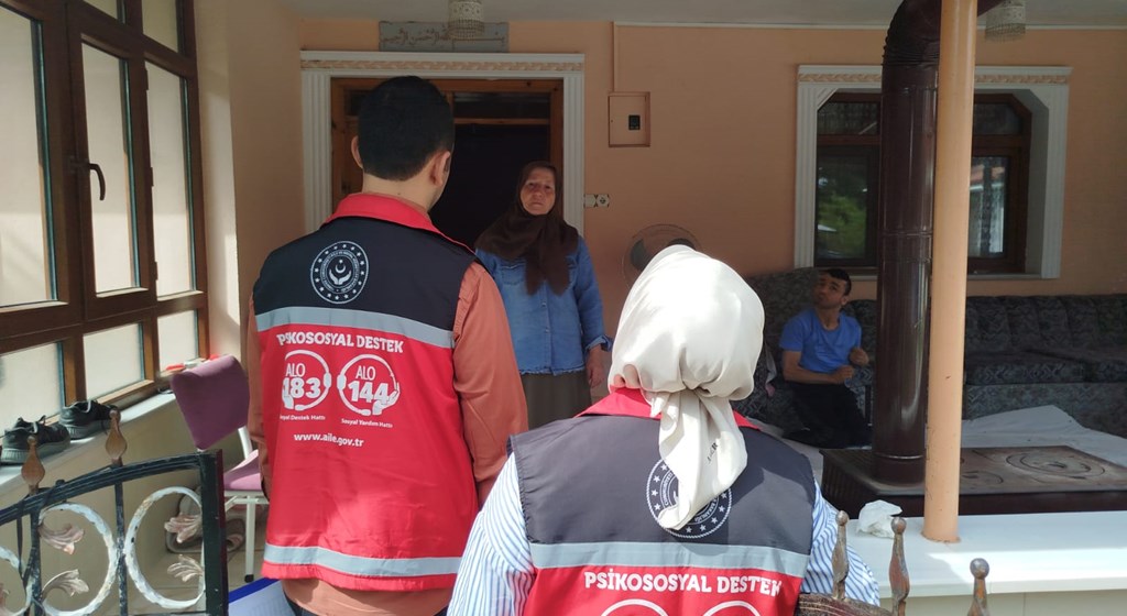 Aile Sosyal Destek Uzmanlarımız Vatandaşlarımızın Yanında Olmaya Devam Ediyor.