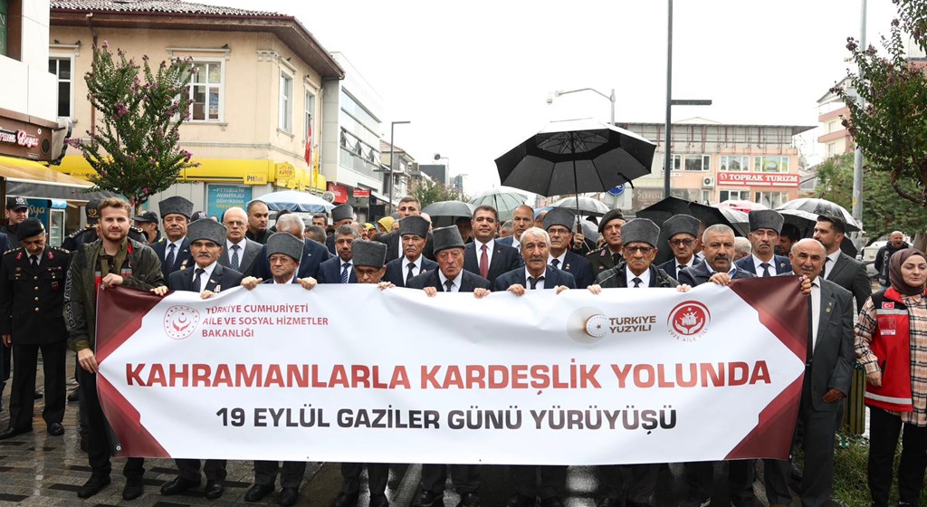19 Eylül Gaziler Günü Münasebetiyle Kortej Yürüyüşü Düzenlendi.