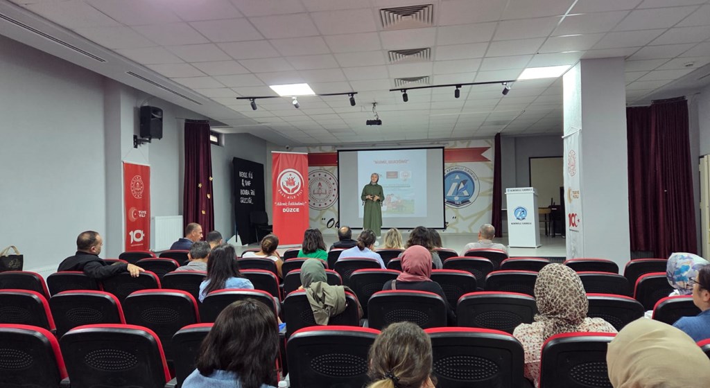 Azmimilli İlkokulu Öğretmenlerine Koruyucu Aile Hizmet Modeli Tanıtıldı.