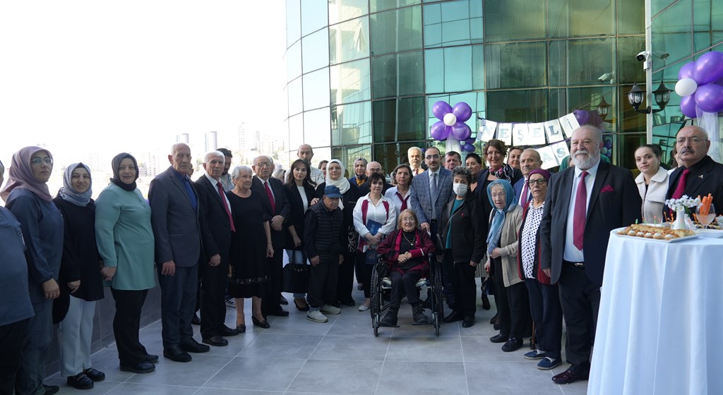 Yaşlılar Günü’nde  “Neşeli Teras”ın Açılışını Gerçekleştirdik