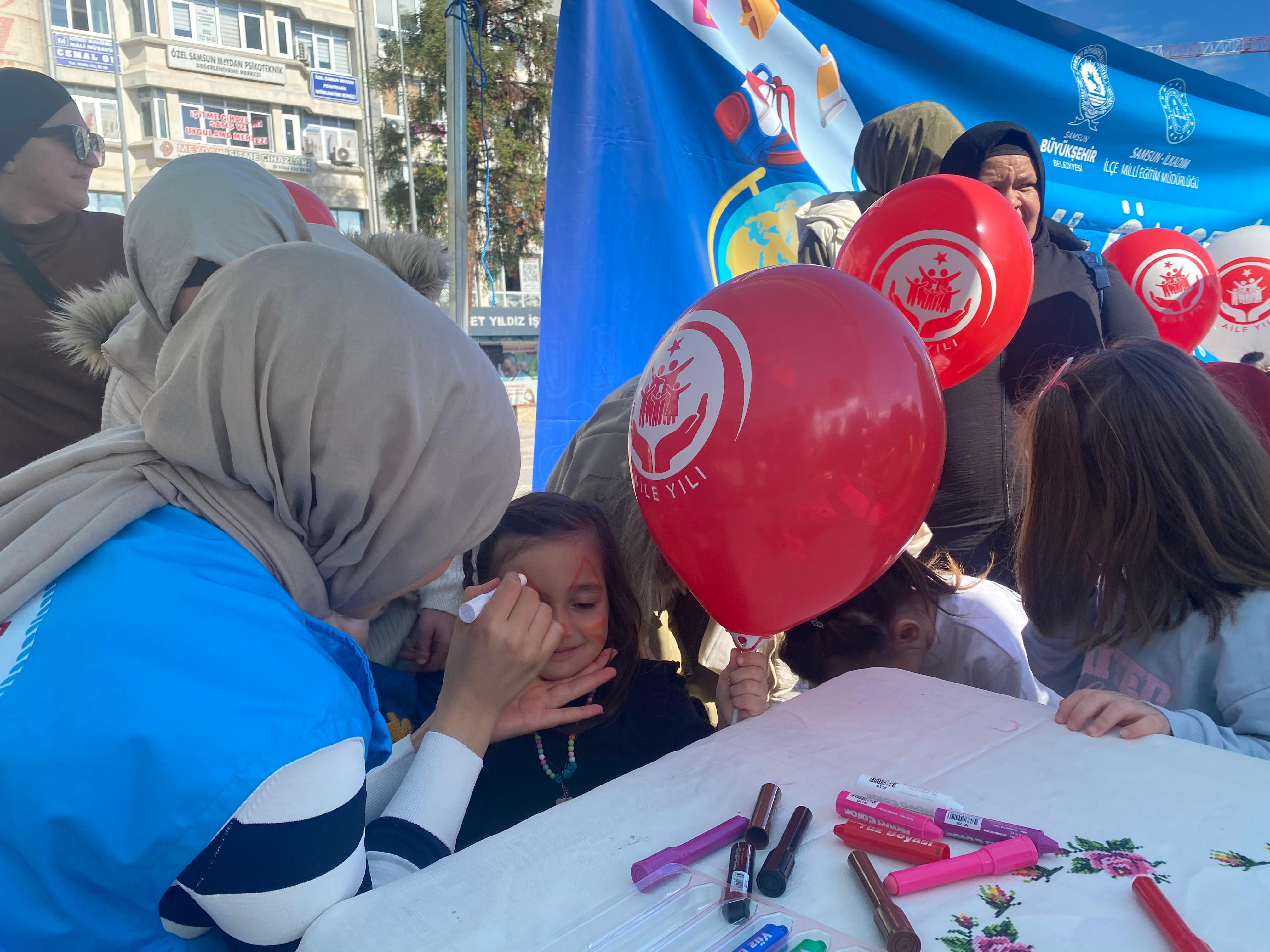 Minikler Şenlikte Buluştu: Çocuk Hakları ve Aile Bilinci Etkinliği Büyük İlgi Gördü  