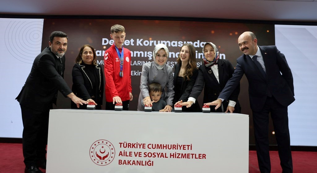 Bakanımız Göktaş, devlet korumasındaki gençlerin kamu kurumlarına yerleştirilmesi töreninde konuştu