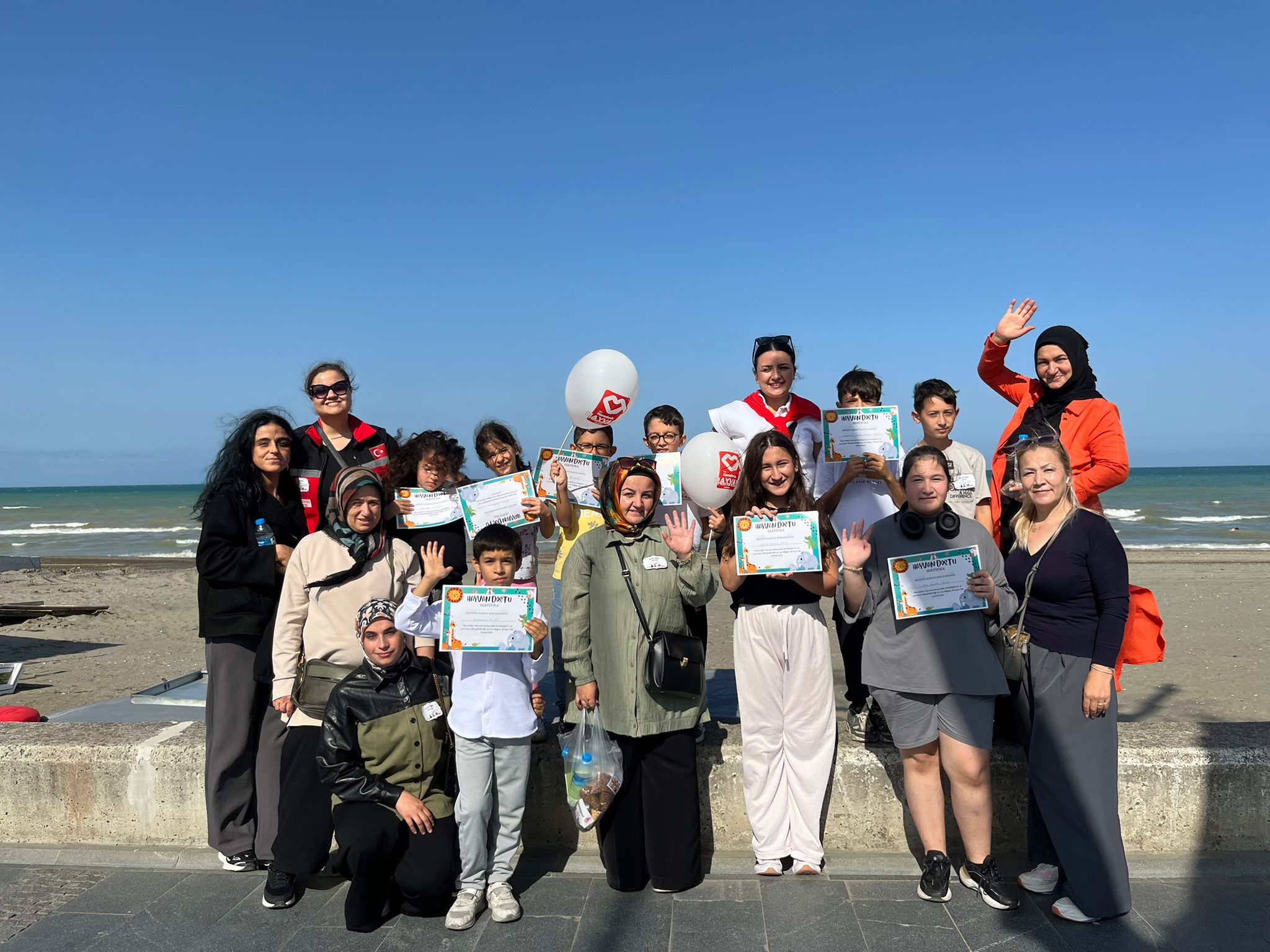 Minik Kalplerden Patili Dostlara Sevgi Dolu Ziyaret