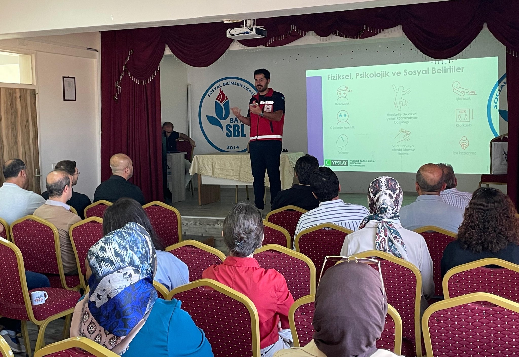 Batman Sosyal Bilimler Lisesi öğretmenlerine “Madde Bağımlılığı” eğitimi 